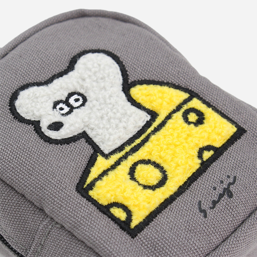 Pouch with carabiner